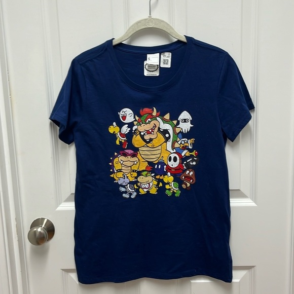 Nintendo Tops - Nintendo Super Mario Bowser Enemy Group Shot‎ T-Shirt